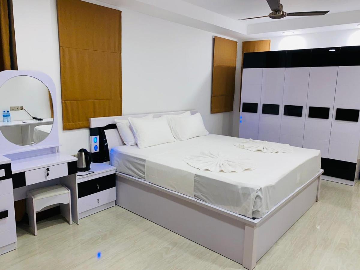 Marine Holiday Hulhumale Exterior photo